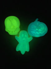 Load image into Gallery viewer, Halloween Glow Melts - Triple Melt Pack - Milky Way Creations - Sydney - Crystal - Crystals - Candles - Soap - Howlite - Amethyst - Ethically Sources - Stones - gemstones - wholesale - amazonite
